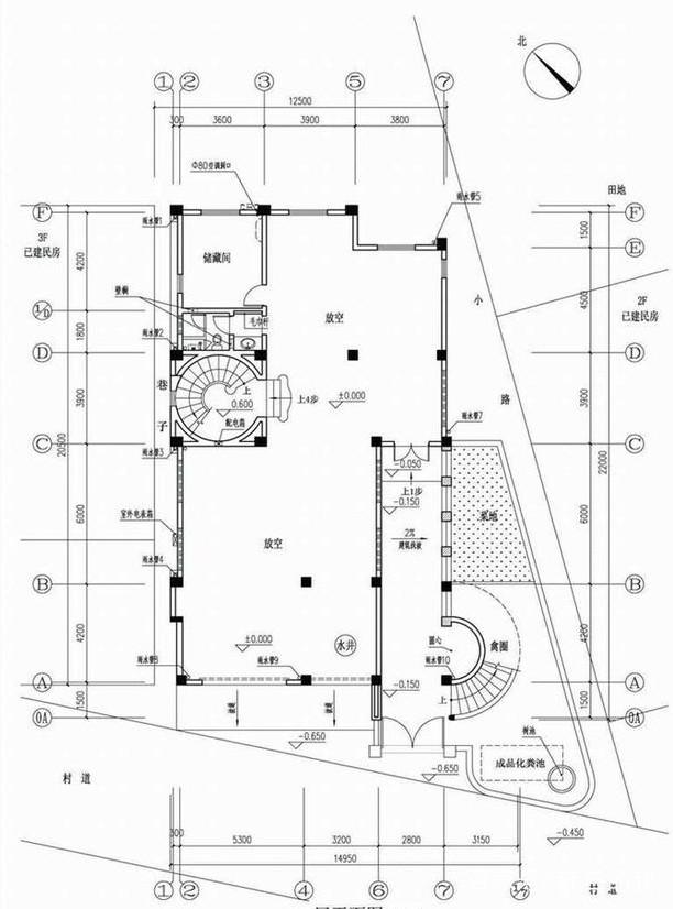 一層完全作為商鋪，二層以上，每層都有大露臺，是設計師給自己老宅精心設計的作品，建成之后的效果非常完美!